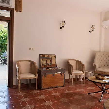 Ξενοδοχείο με διαμερίσματα Kamares Villas Καμάρες