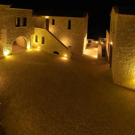 卡马雷斯别墅 3*