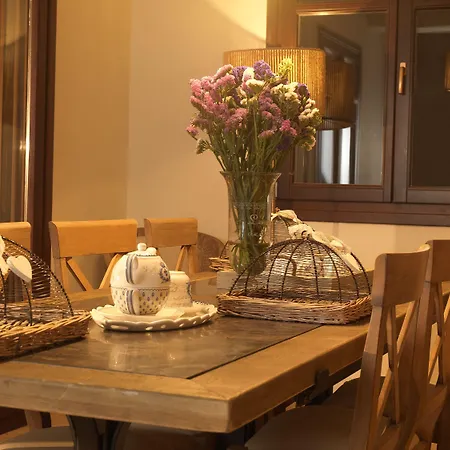 Aparthotel Kamares Villas 3*