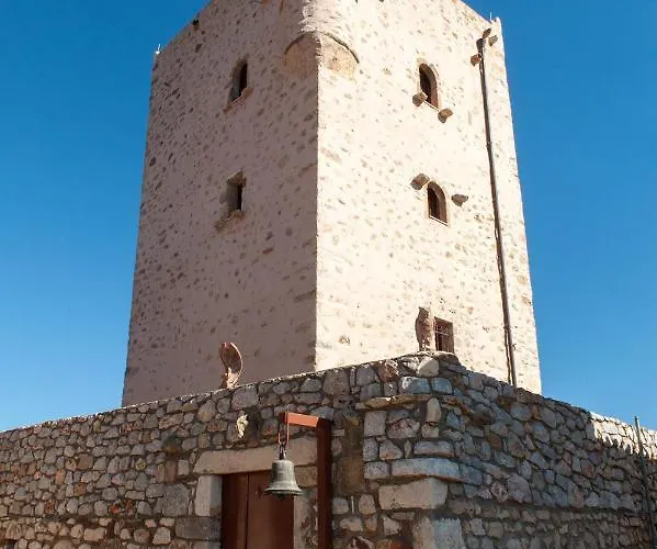 Ξενοδοχείο με διαμερίσματα Kamares Villas 3*