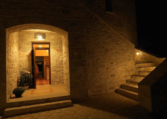 Lägenhetshotell Kamares Villas 3*