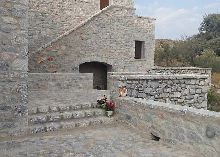 Ξενοδοχείο με διαμερίσματα Kamares Villas 3*